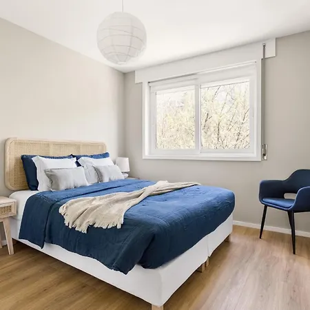 Joivy Stunning 2-br Flat With Balcony In Apartment